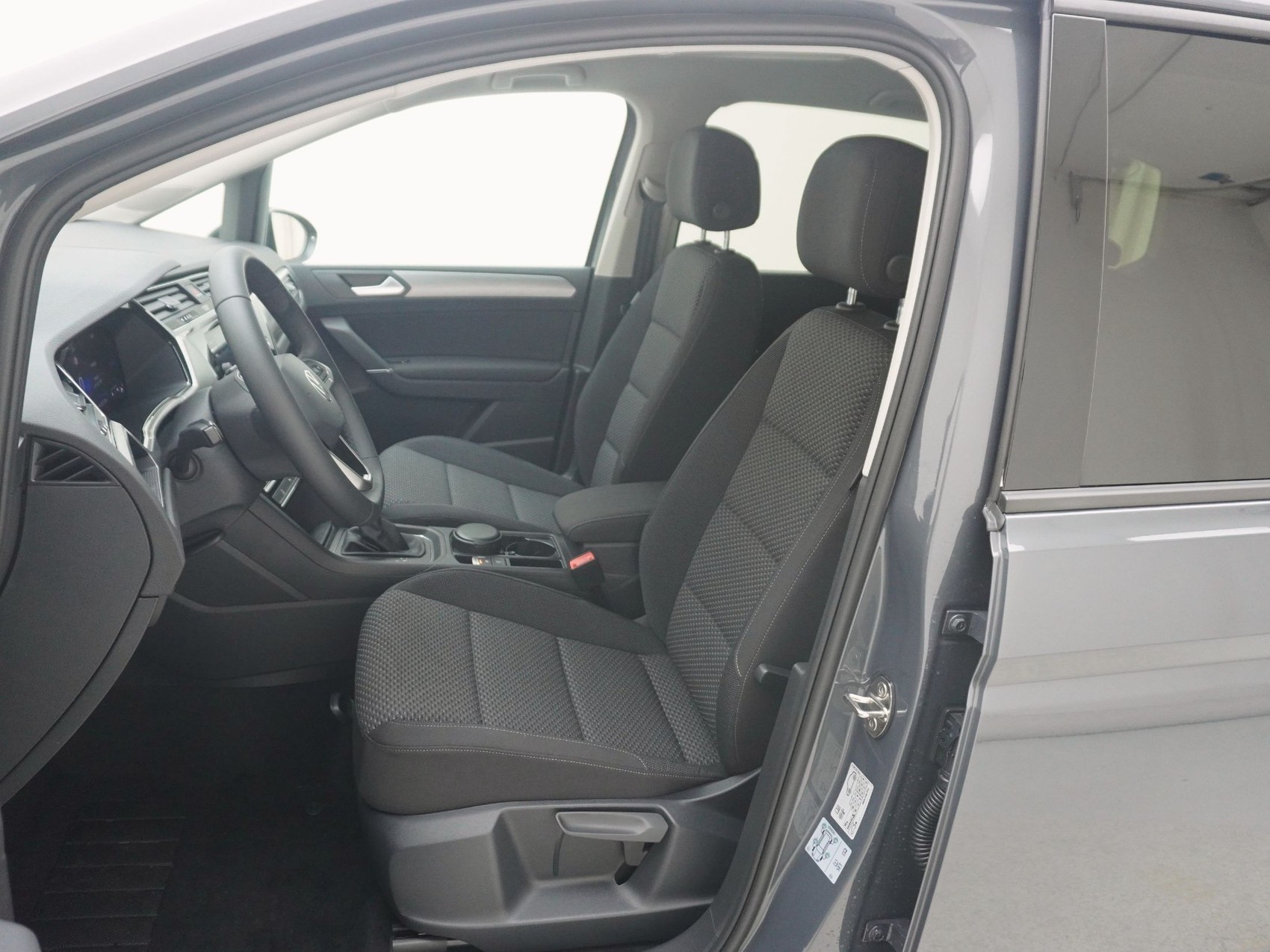 VW Touran 1.5 TSI R-Line DSG-image-12