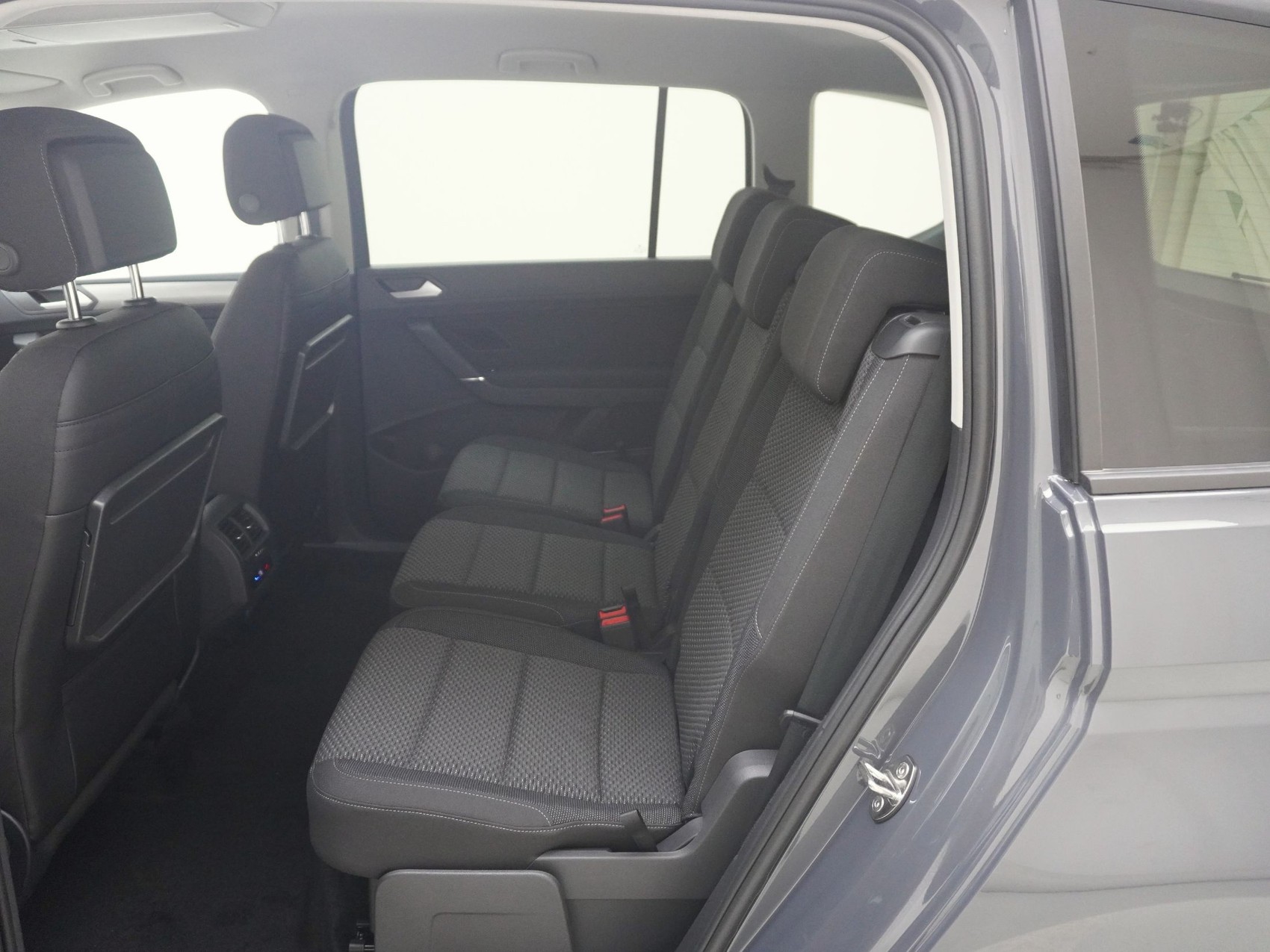 VW Touran 1.5 TSI R-Line DSG-image-14