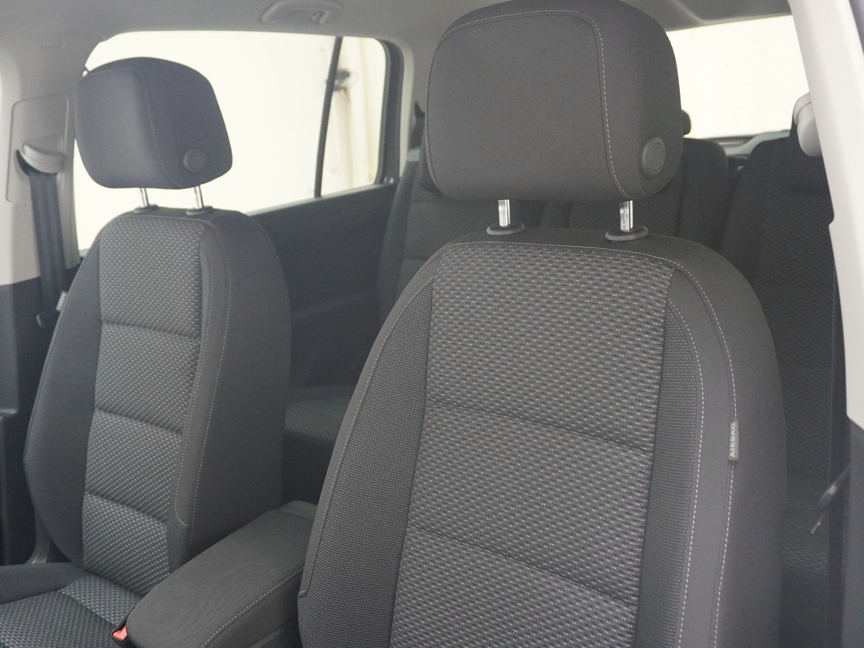 VW Touran 1.5 TSI R-Line DSG-image-13