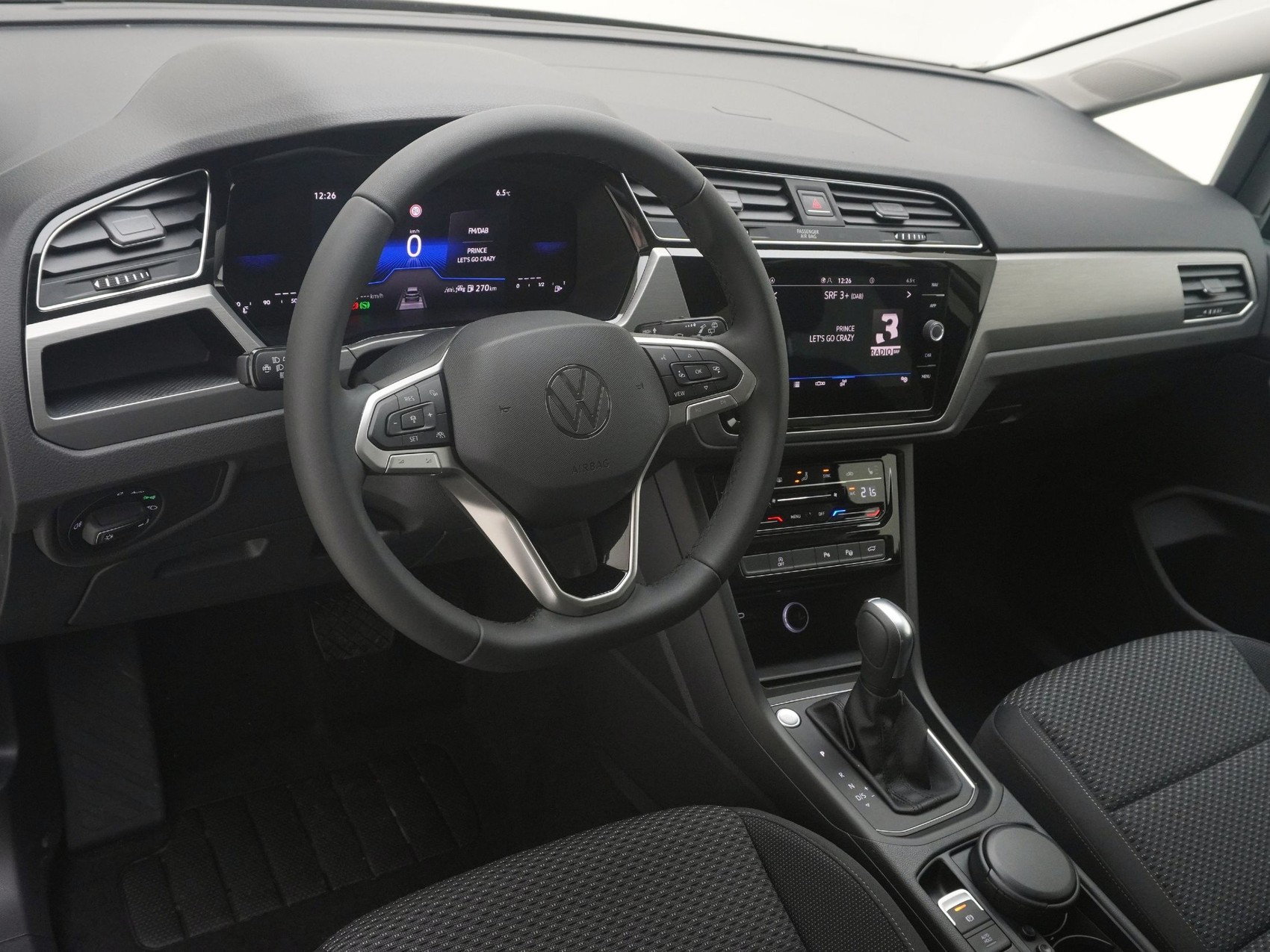 VW Touran 1.5 TSI R-Line DSG-image-10