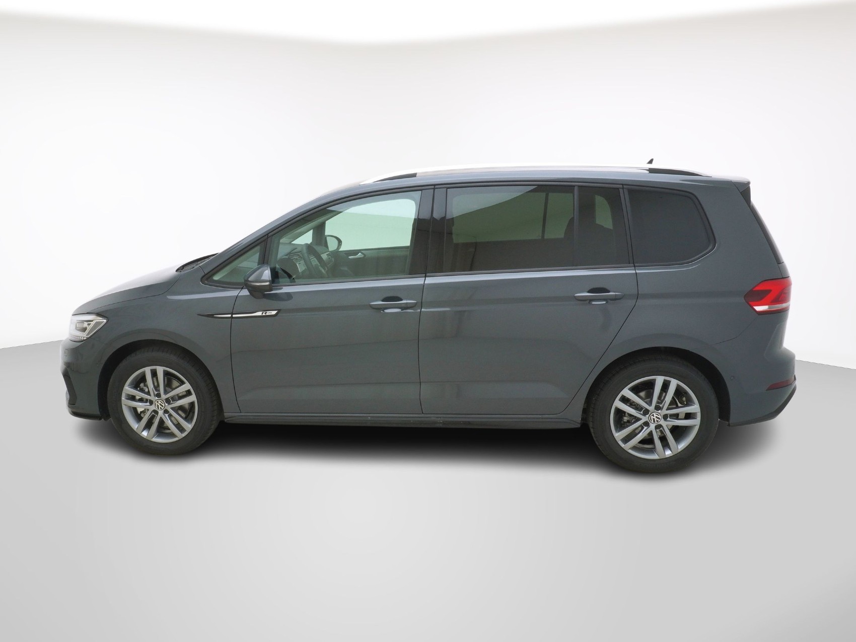 VW Touran 1.5 TSI R-Line DSG-image-1