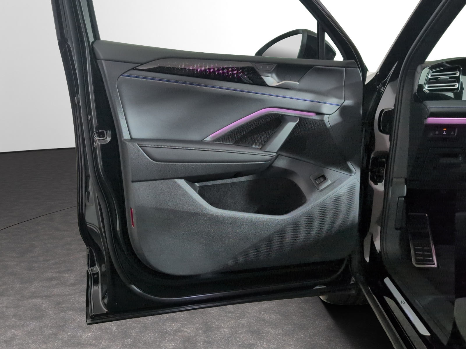 VW Tiguan 2.0 TSI DSG R-Line 4Motion-image-14