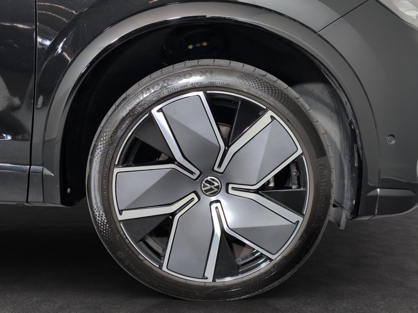 VW Tiguan 2.0 TSI DSG R-Line 4Motion-image-4