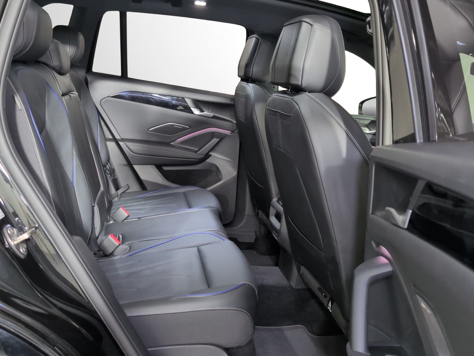 VW Tiguan 2.0 TSI DSG R-Line 4Motion-image-8
