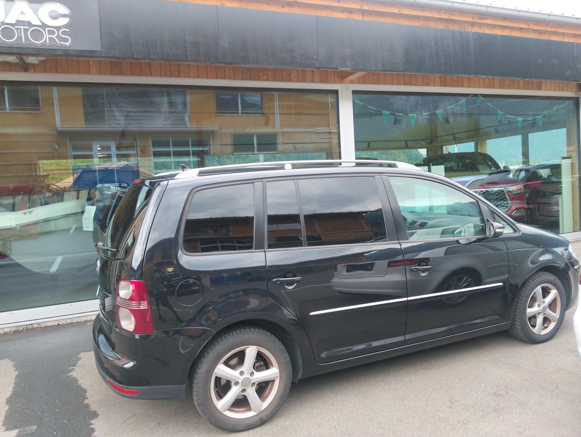 VW Touran 1.4 TSI Highline DSG-image-5