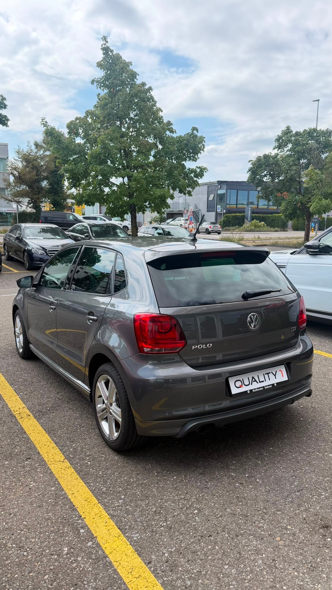 VW Polo 1.2 TSI R Design-image-4