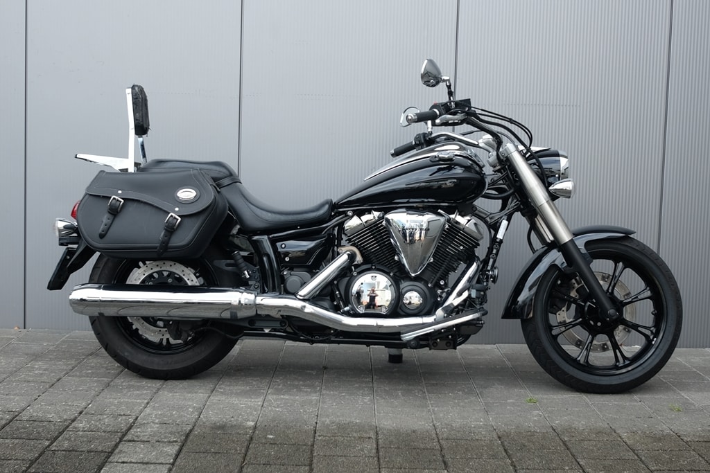 YAMAHA XVS 950 A Midnight Star