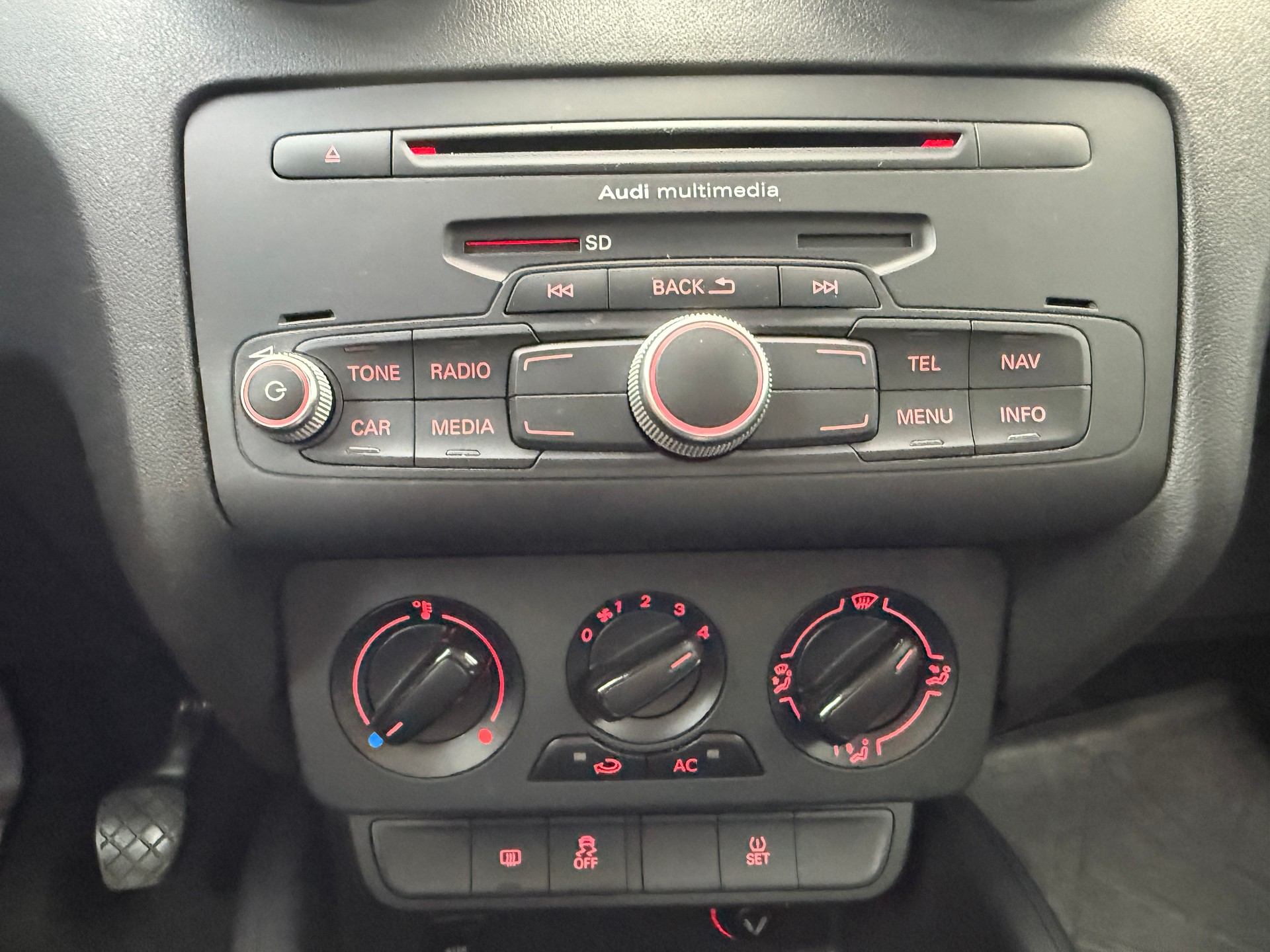 AUDI A1 Sportback 1.2 TFSI Attraction-image-21