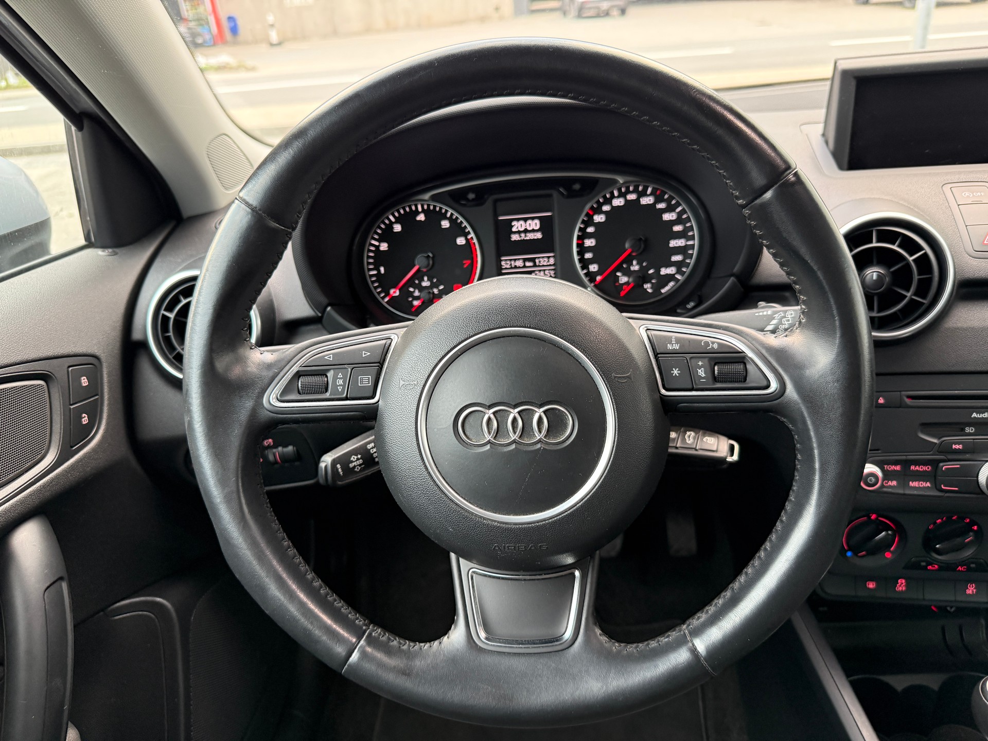 AUDI A1 Sportback 1.2 TFSI Attraction-image-17