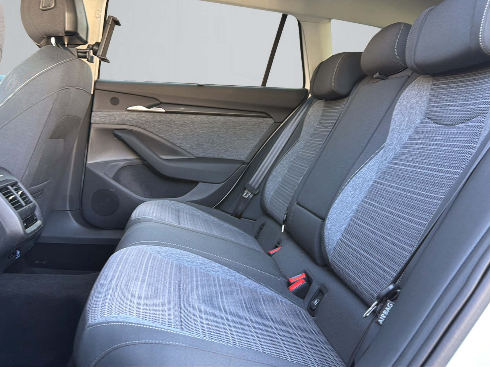 SKODA Superb Combi 2.0 TDi Selection 4x4 DSG-image-9