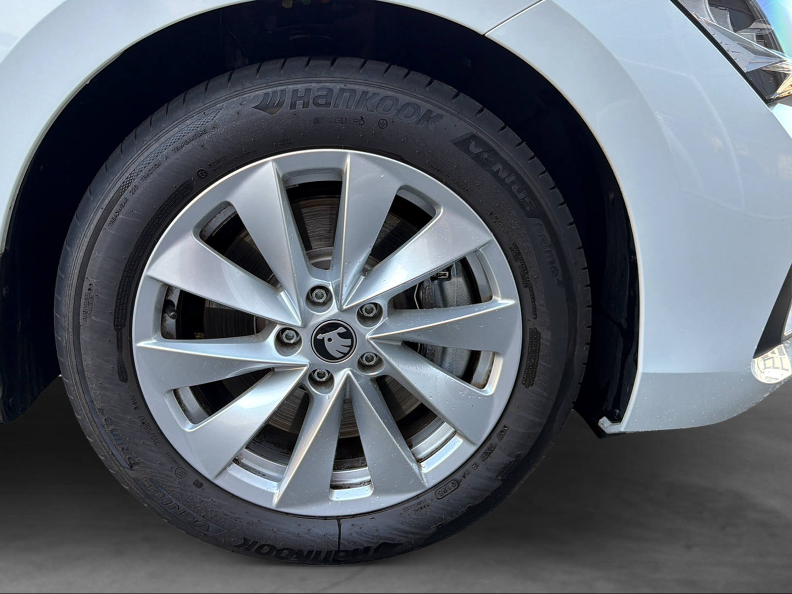 SKODA Superb Combi 2.0 TDi Selection 4x4 DSG-image-13