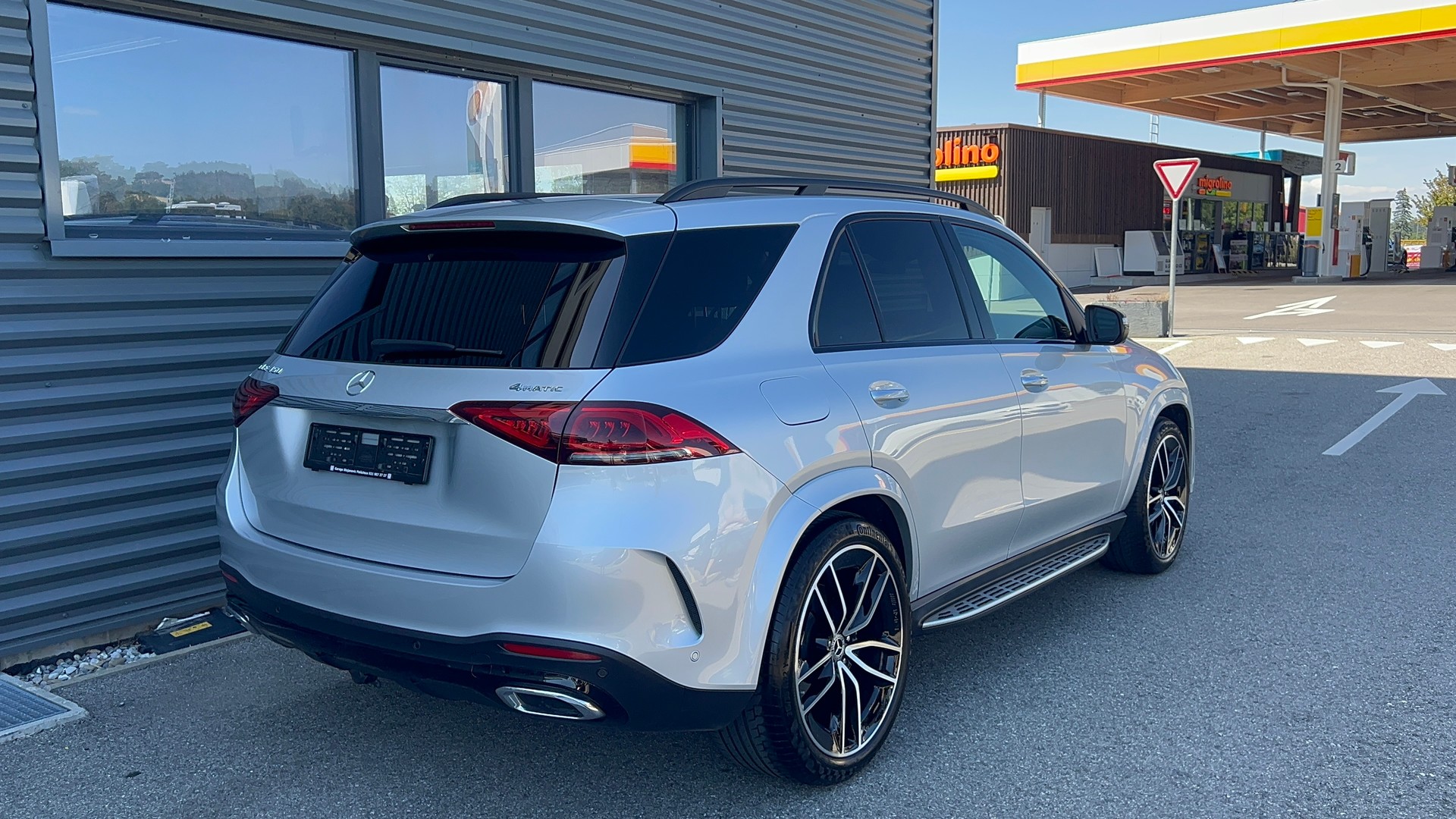 MERCEDES-BENZ GLE 450 4Matic AMG Line 9G-Tronic-image-4