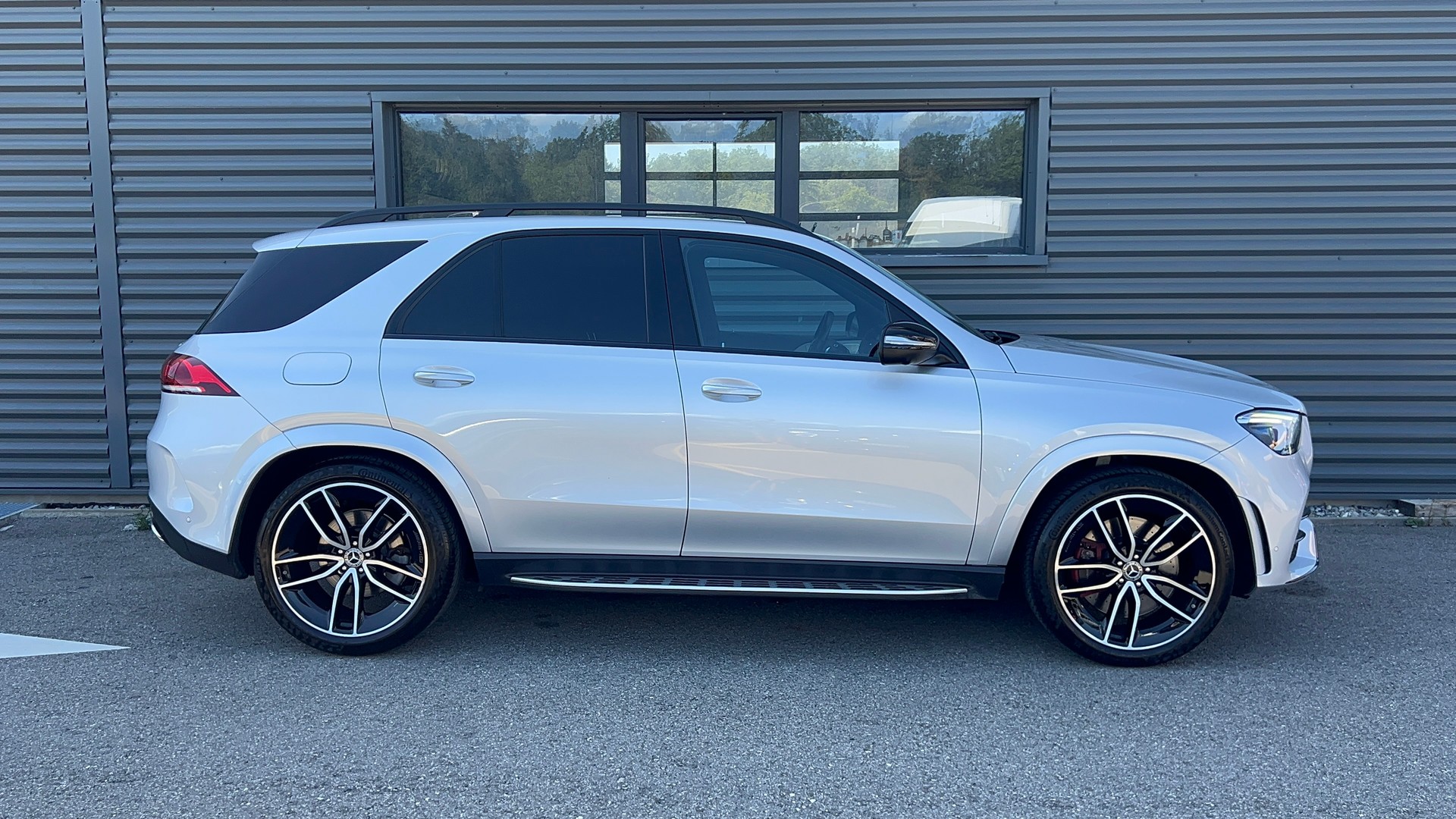 MERCEDES-BENZ GLE 450 4Matic AMG Line 9G-Tronic-image-3