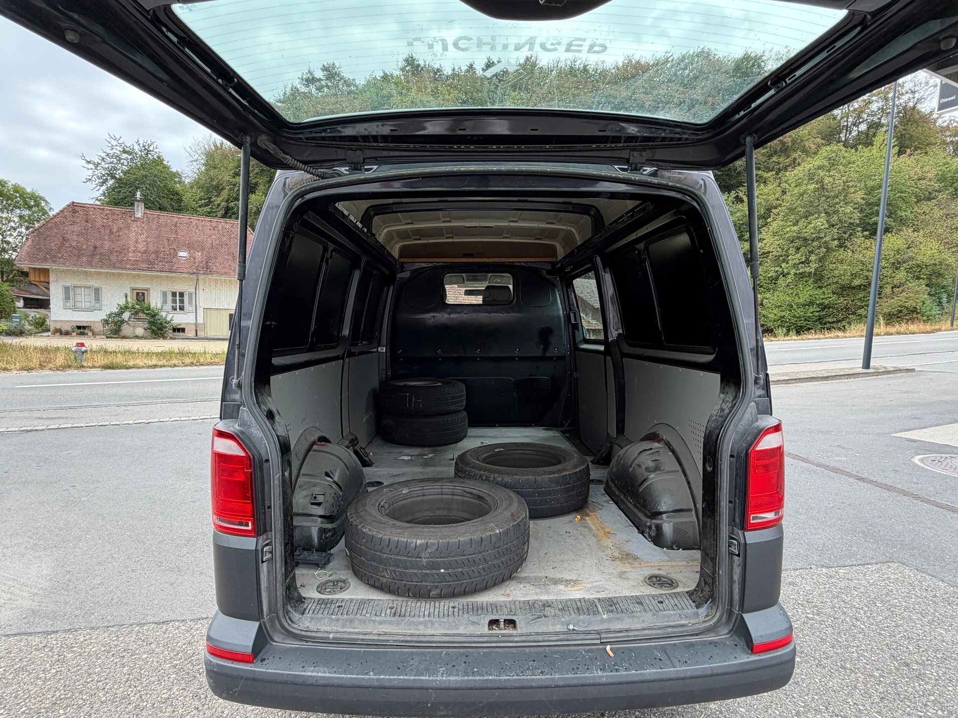 VW T6 2.0 TDI Entry-image-12