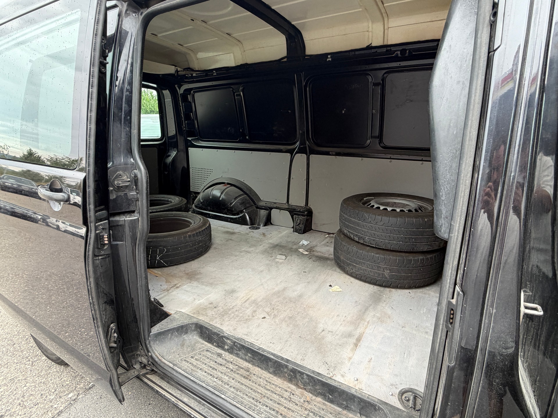 VW T6 2.0 TDI Entry-image-11