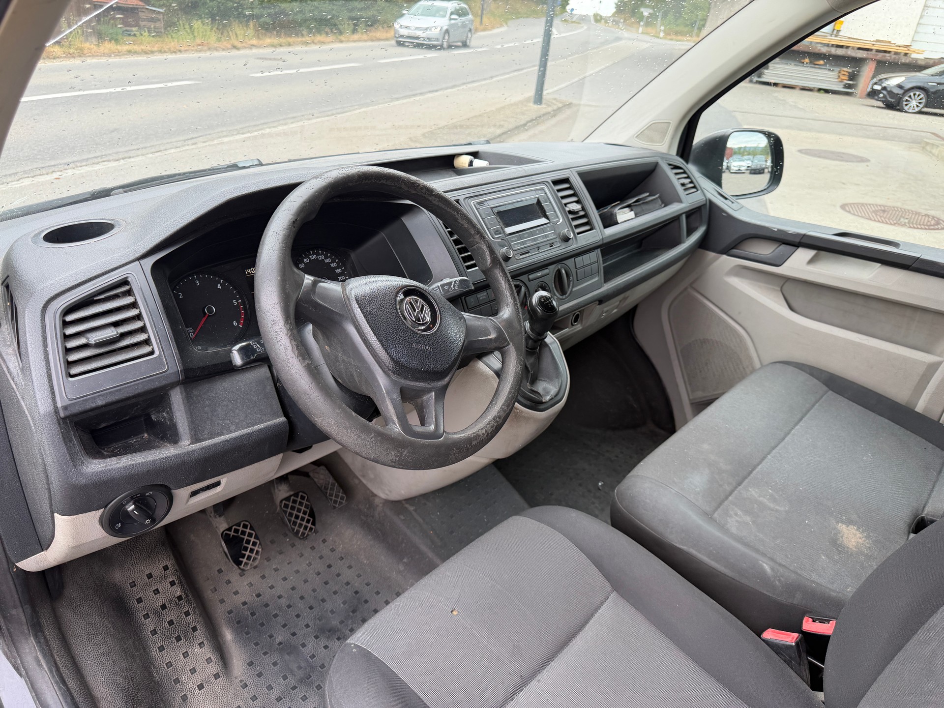 VW T6 2.0 TDI Entry-image-9