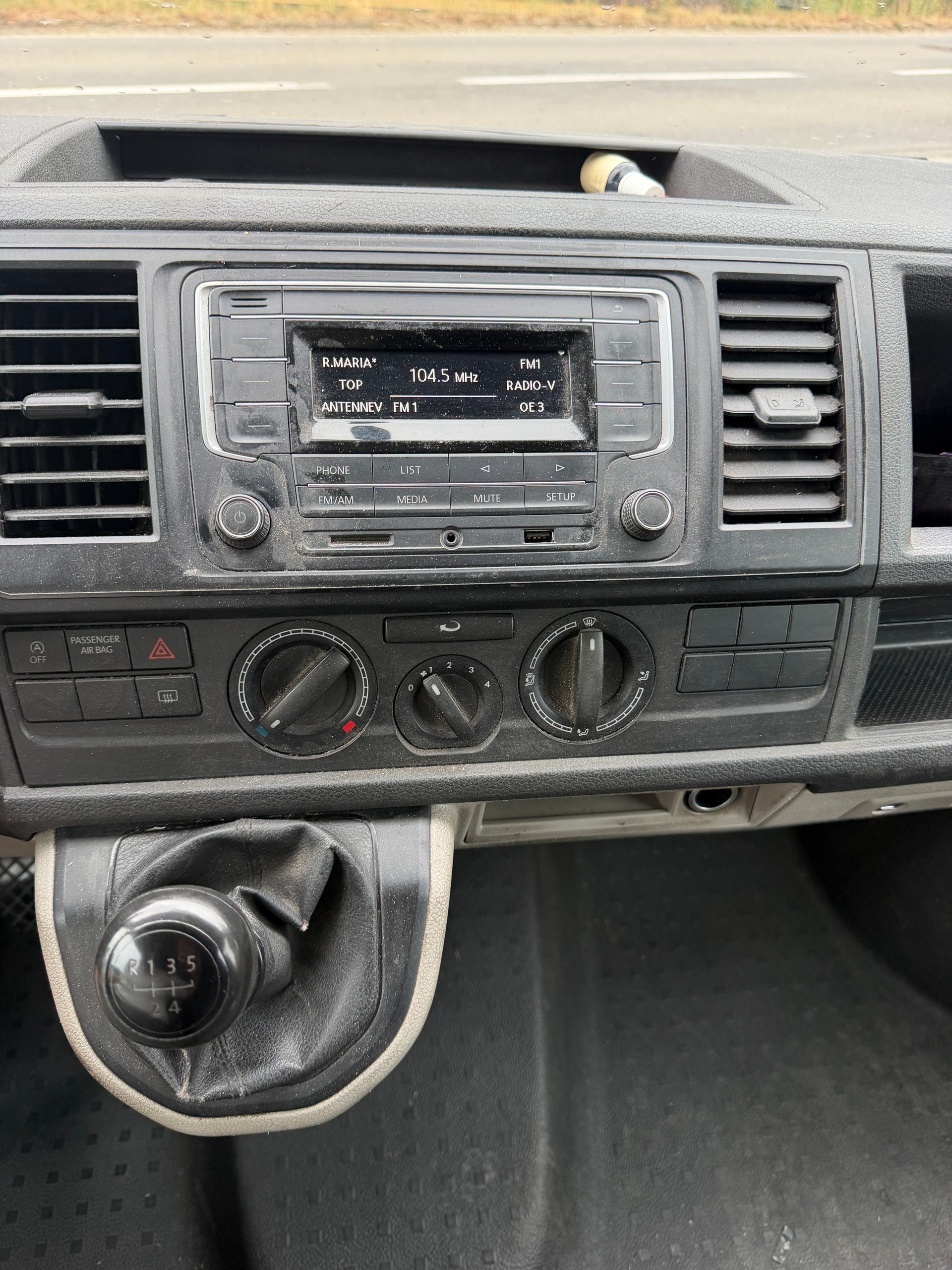 VW T6 2.0 TDI Entry-image-15