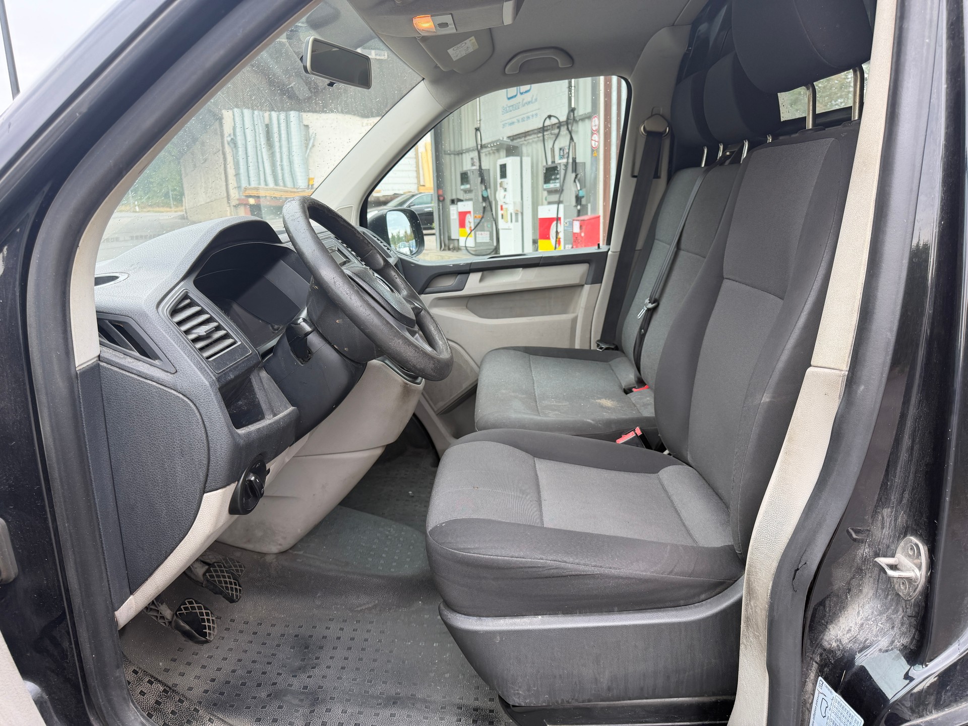 VW T6 2.0 TDI Entry-image-8