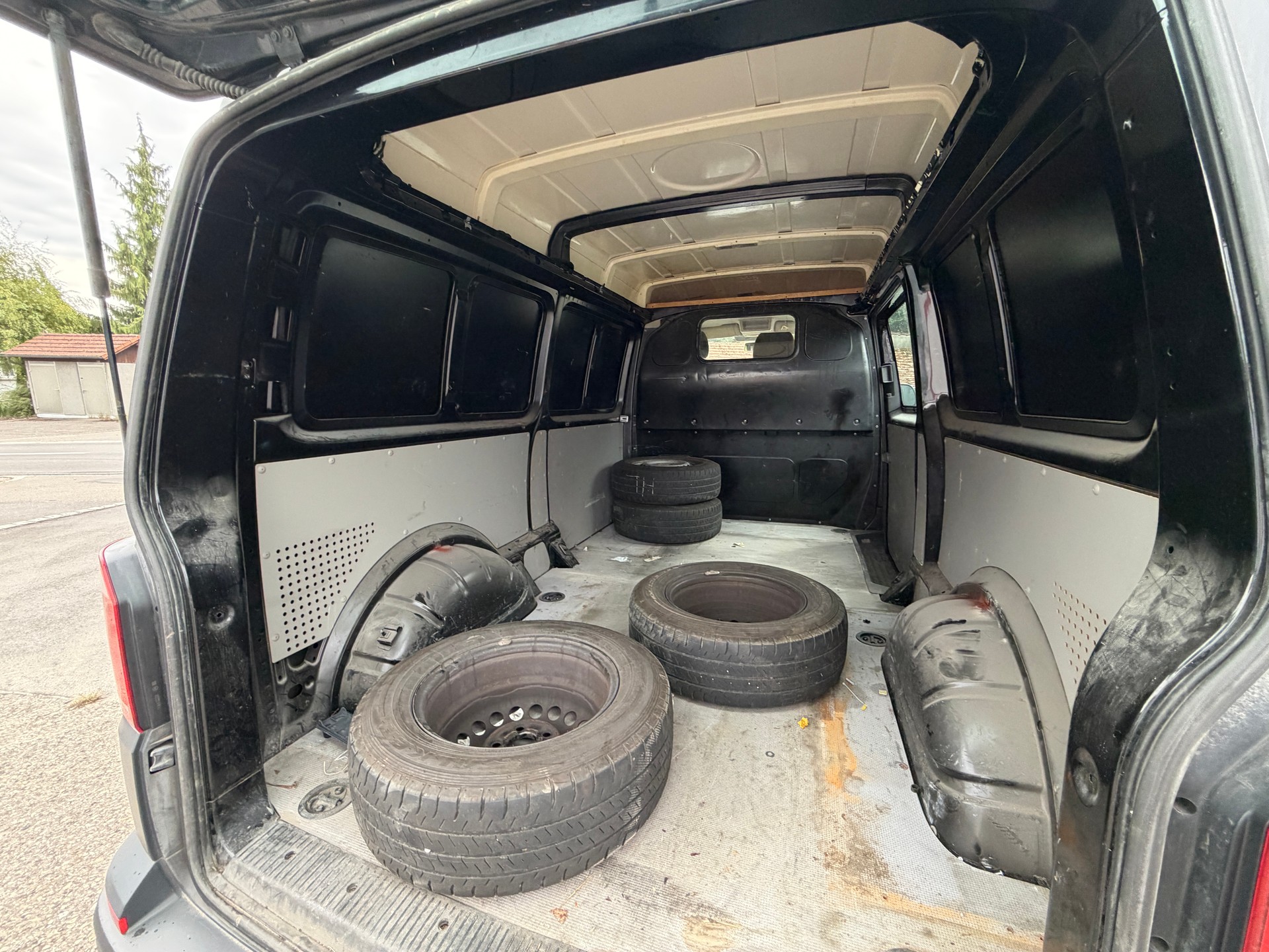 VW T6 2.0 TDI Entry-image-13