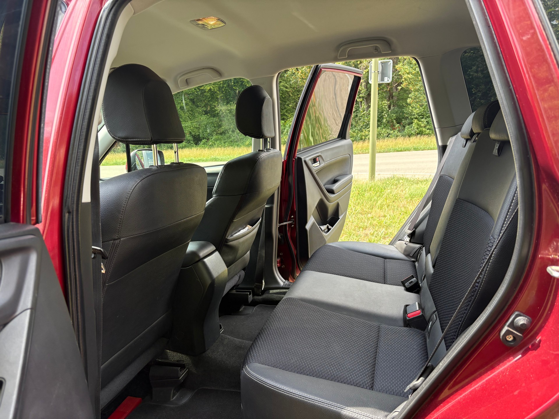 SUBARU 2.0 XT Luxury-image-5