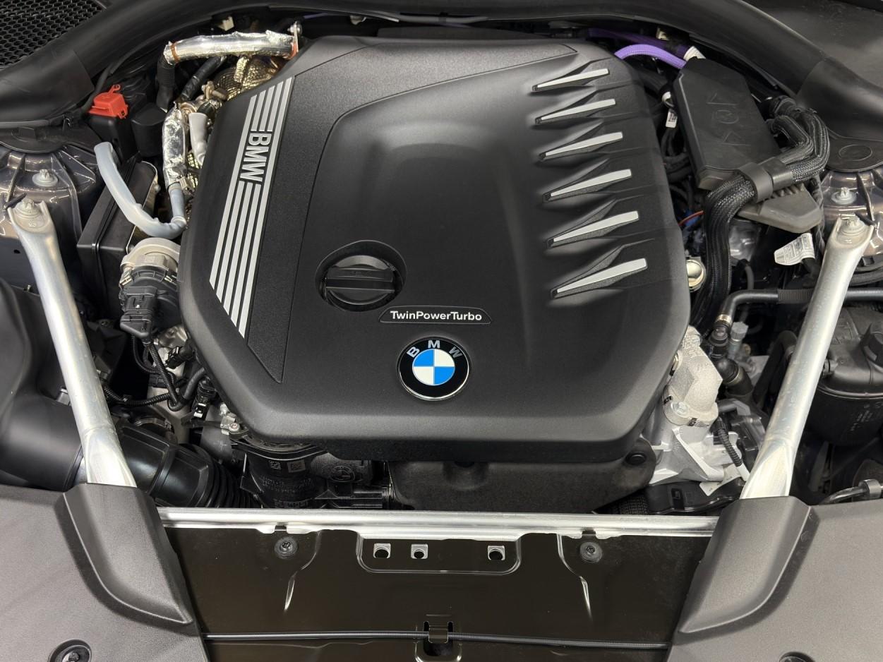 BMW 540d xDrive Touring M SPORT-image-23