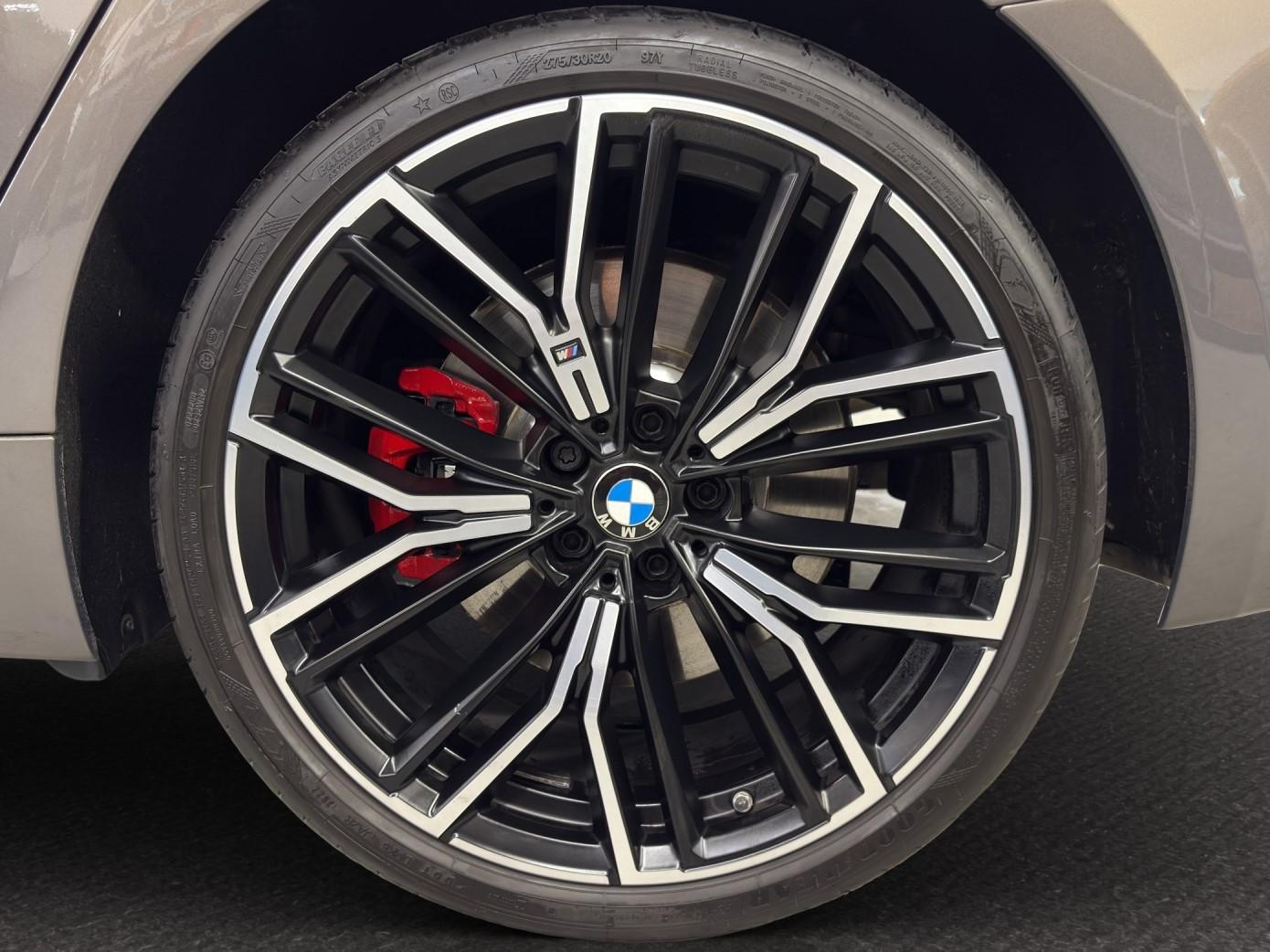 BMW 540d xDrive Touring M SPORT-image-11