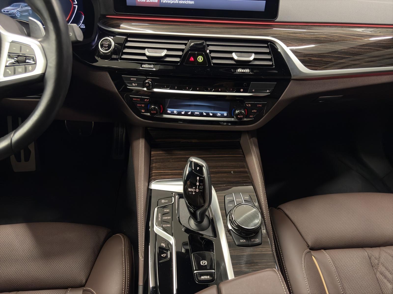 BMW 540d xDrive Touring M SPORT-image-16