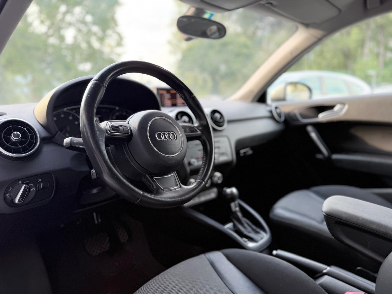 AUDI A1 1.4 TFSI Ambition S-tronic-image-15