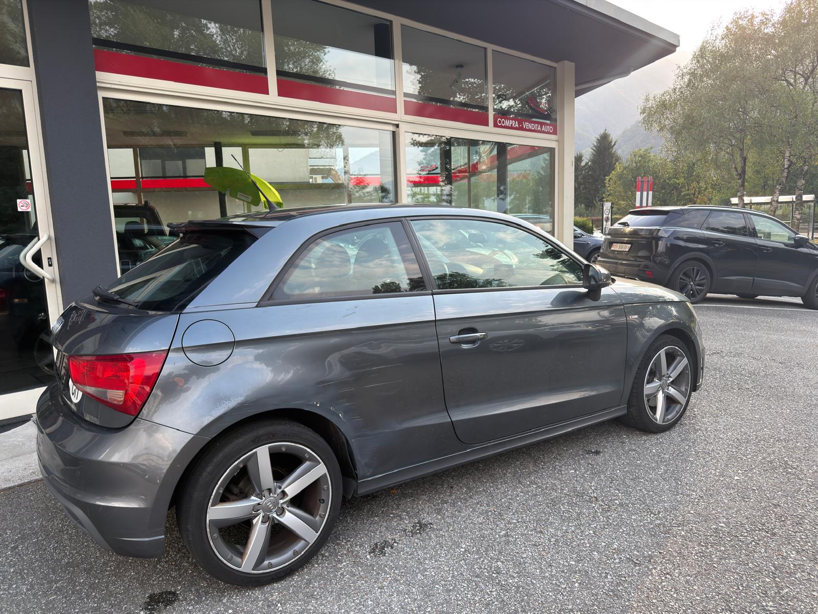 AUDI A1 1.4 TFSI Ambition S-tronic-image-4