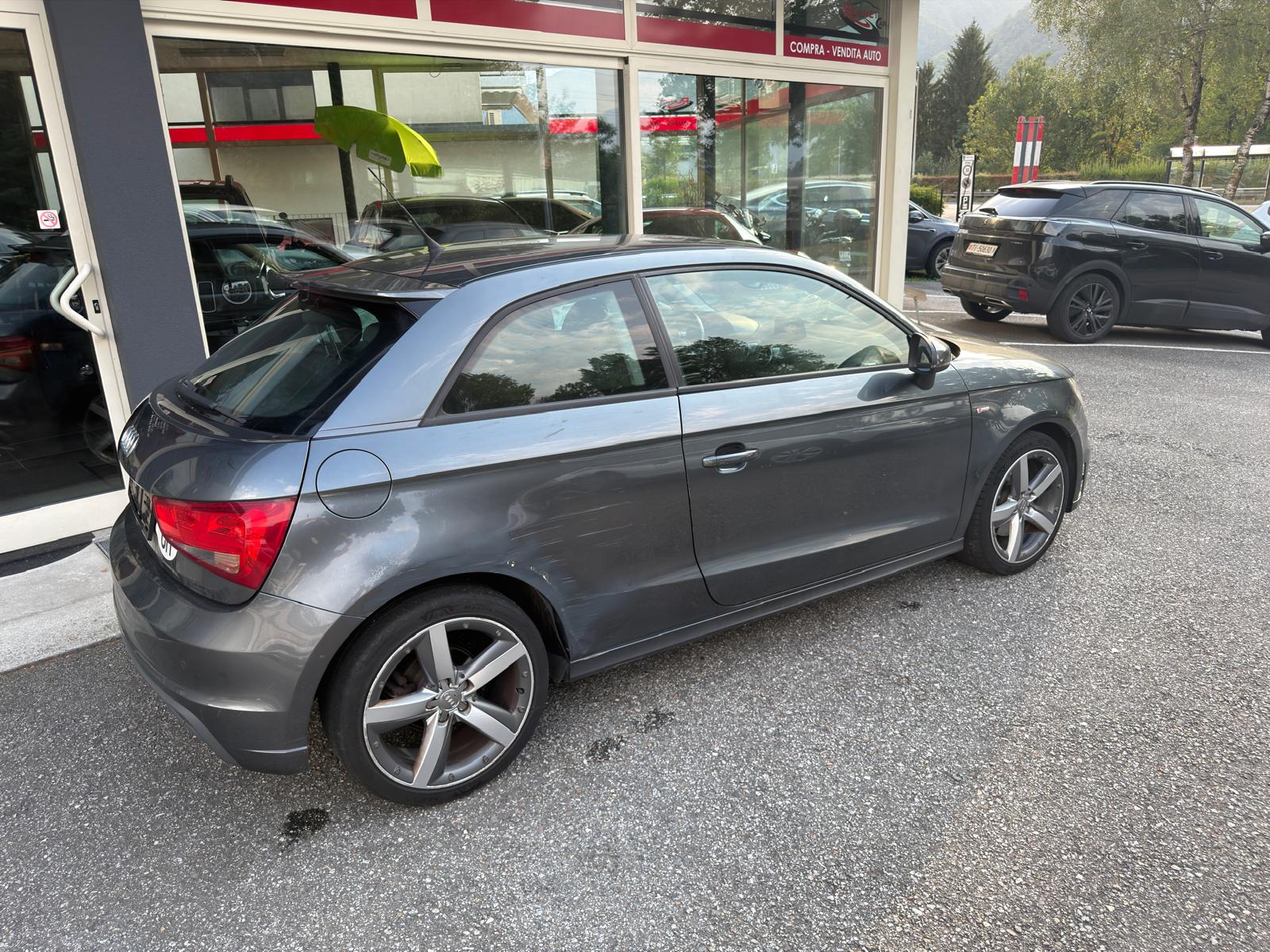 AUDI A1 1.4 TFSI Ambition S-tronic-image-6