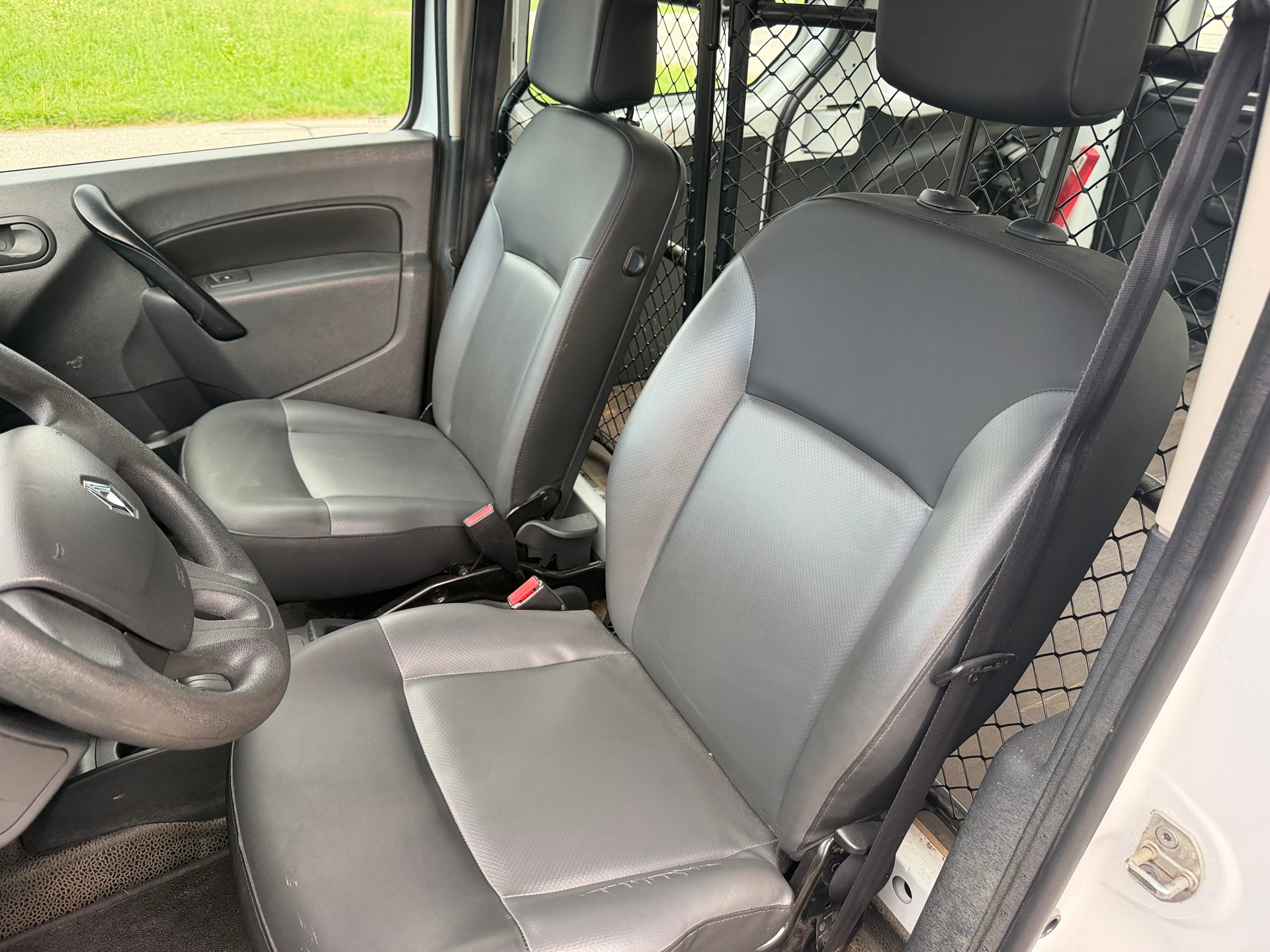 RENAULT Kangoo Z.E. Access-image-10