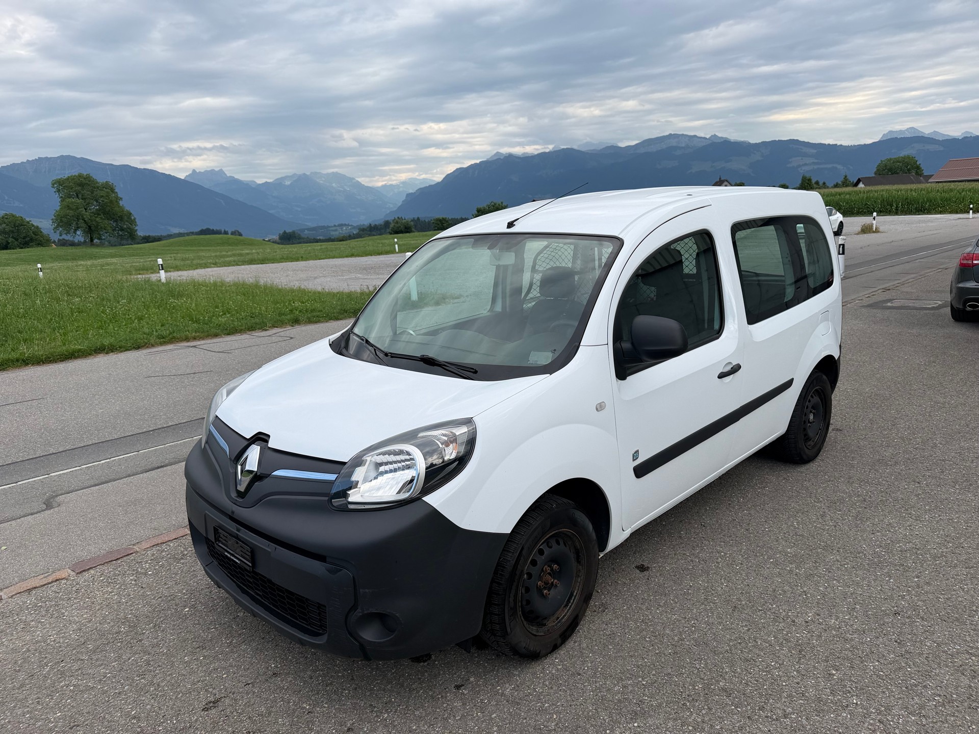 RENAULT Kangoo Z.E. Access-image-1