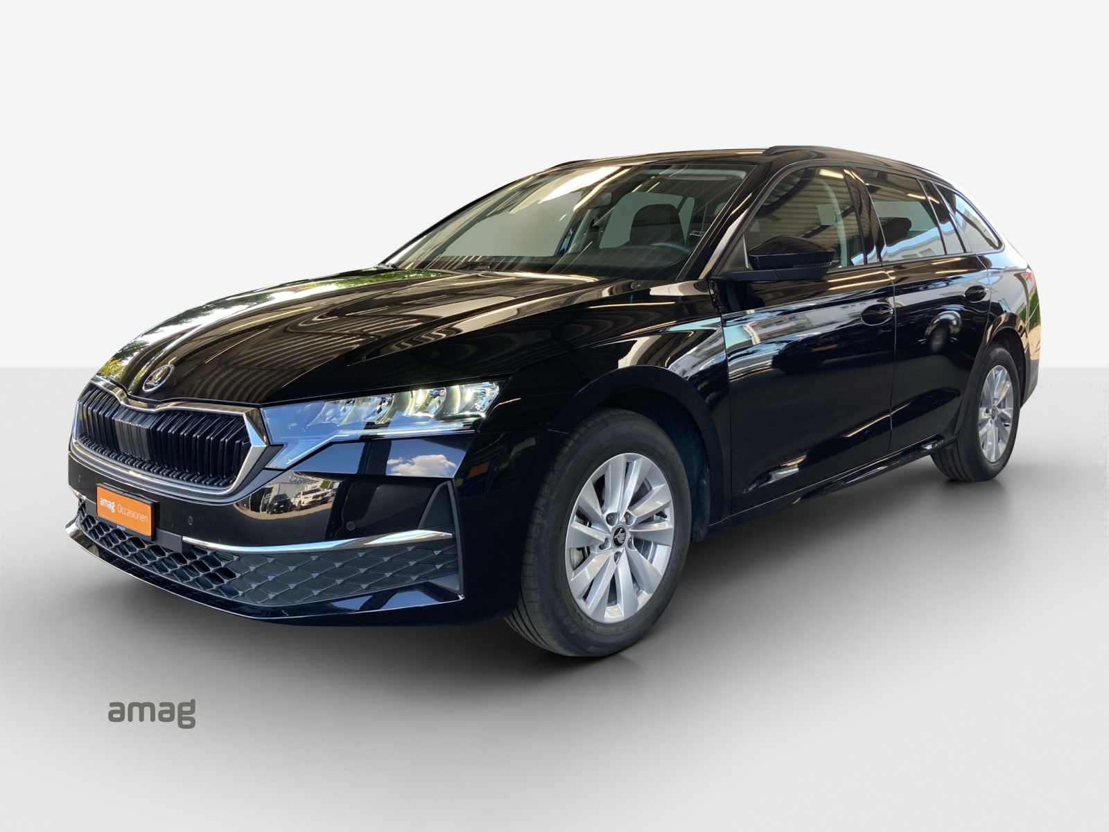 SKODA Octavia Combi 2.0 TDI DSG Selection-image-0