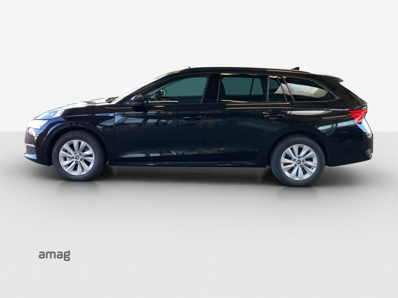 SKODA Octavia Combi 2.0 TDI DSG Selection-showroom-element-1