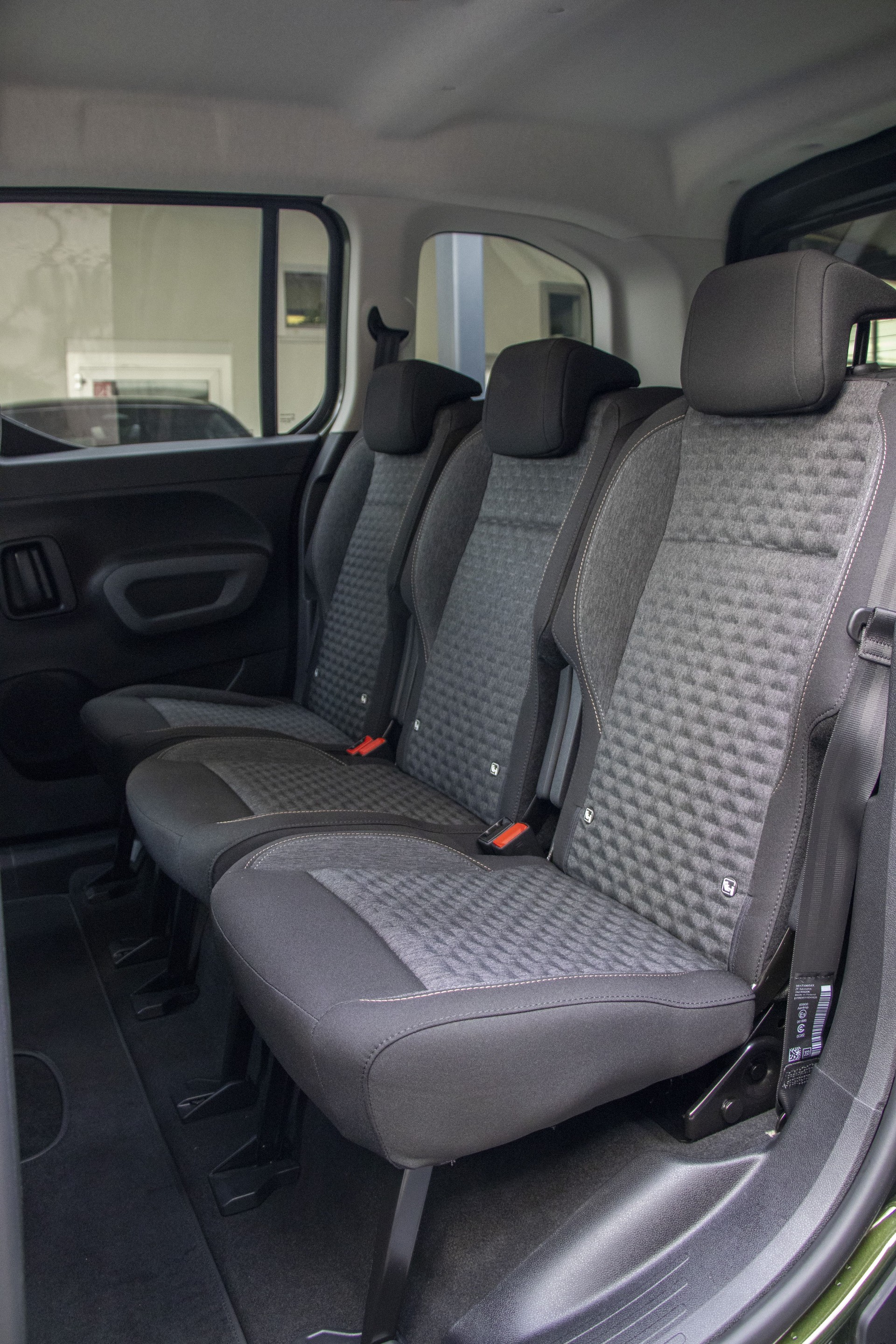 PEUGEOT Rifter 1.5 BlueHDi GT EAT8-image-8
