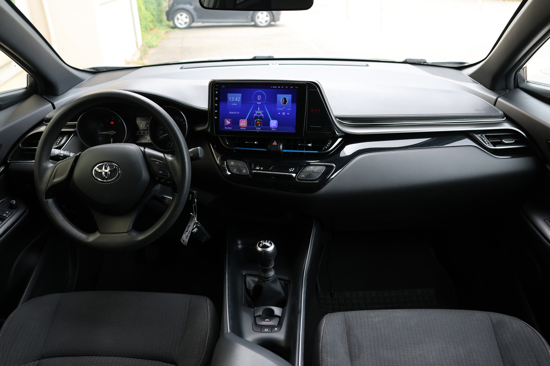 TOYOTA C-HR 1.2 Turbo Comfort-image-13