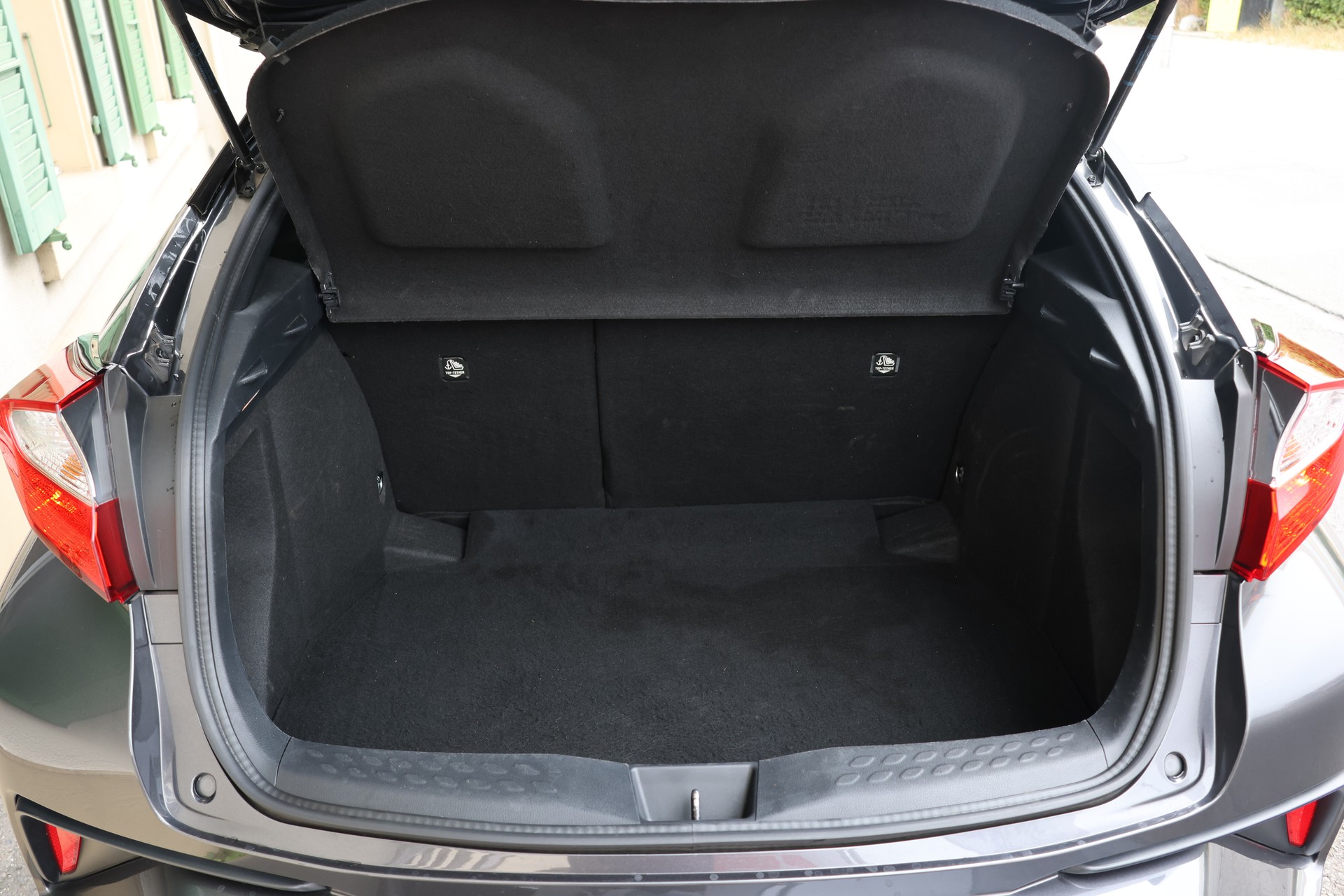TOYOTA C-HR 1.2 Turbo Comfort-image-8