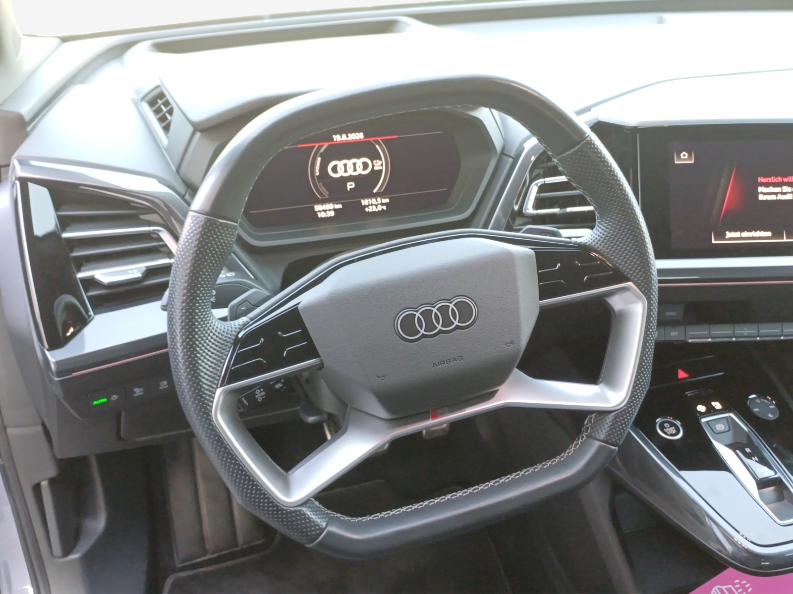 AUDI Q4 Sportback e-tron 50 quattro-image-9