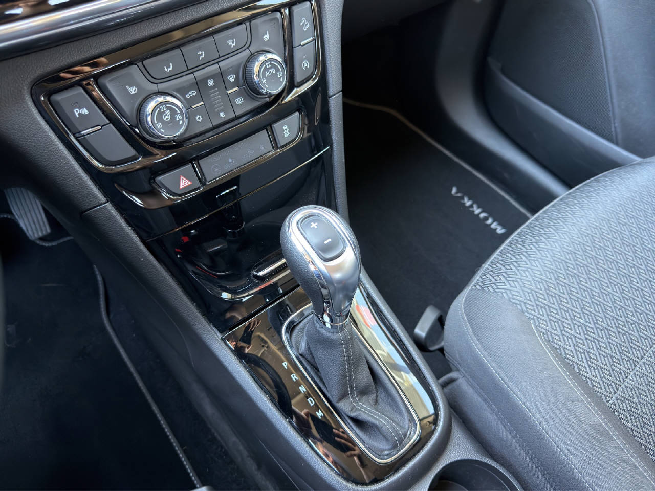 OPEL Mokka X 1.4T 4x4 Black Edition-image-7