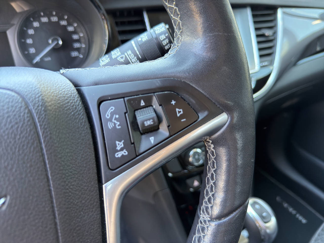 OPEL Mokka X 1.4T 4x4 Black Edition-image-12