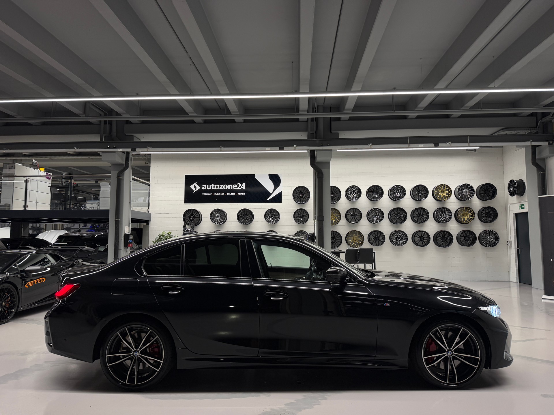BMW 330d xDrive SAG M Sport *BMW Anschlussgarantie bis 03.07.28*BMW Service Inclusive bis 2.7.29-image-4
