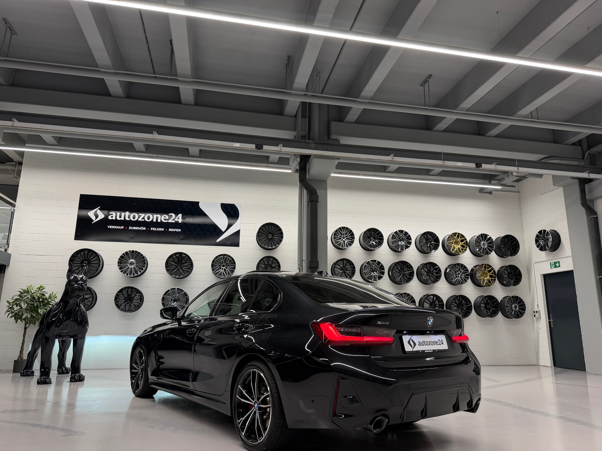 BMW 330d xDrive SAG M Sport *BMW Anschlussgarantie bis 03.07.28*BMW Service Inclusive bis 2.7.29-image-5