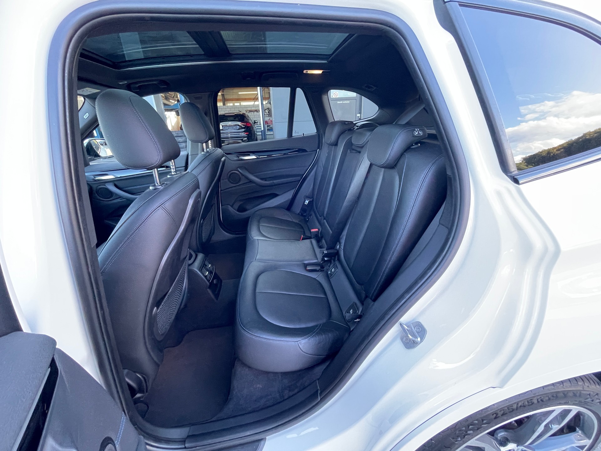 BMW X1 xDrive 25d M Sport Steptronic-image-13