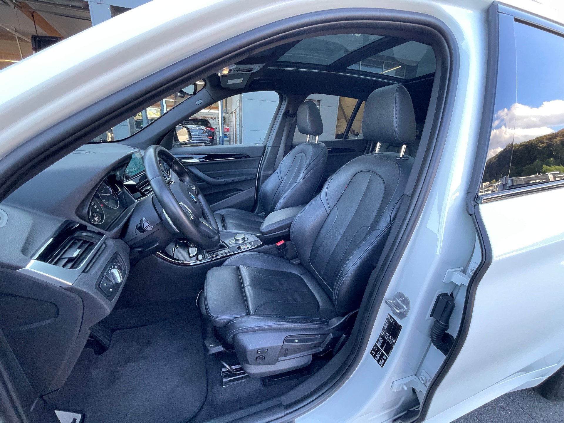 BMW X1 xDrive 25d M Sport Steptronic-image-11