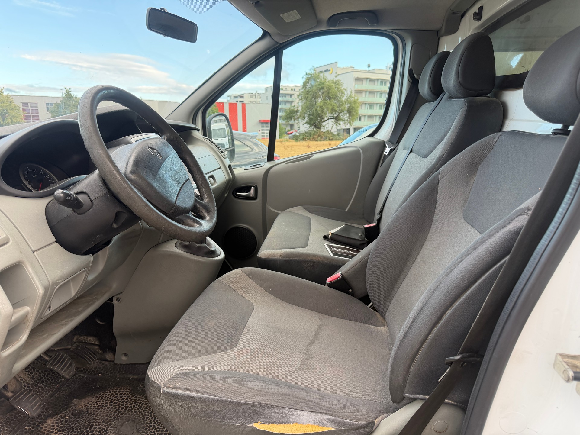 RENAULT Trafic 2.0 dCi 115 2.9t L2H1-image-8
