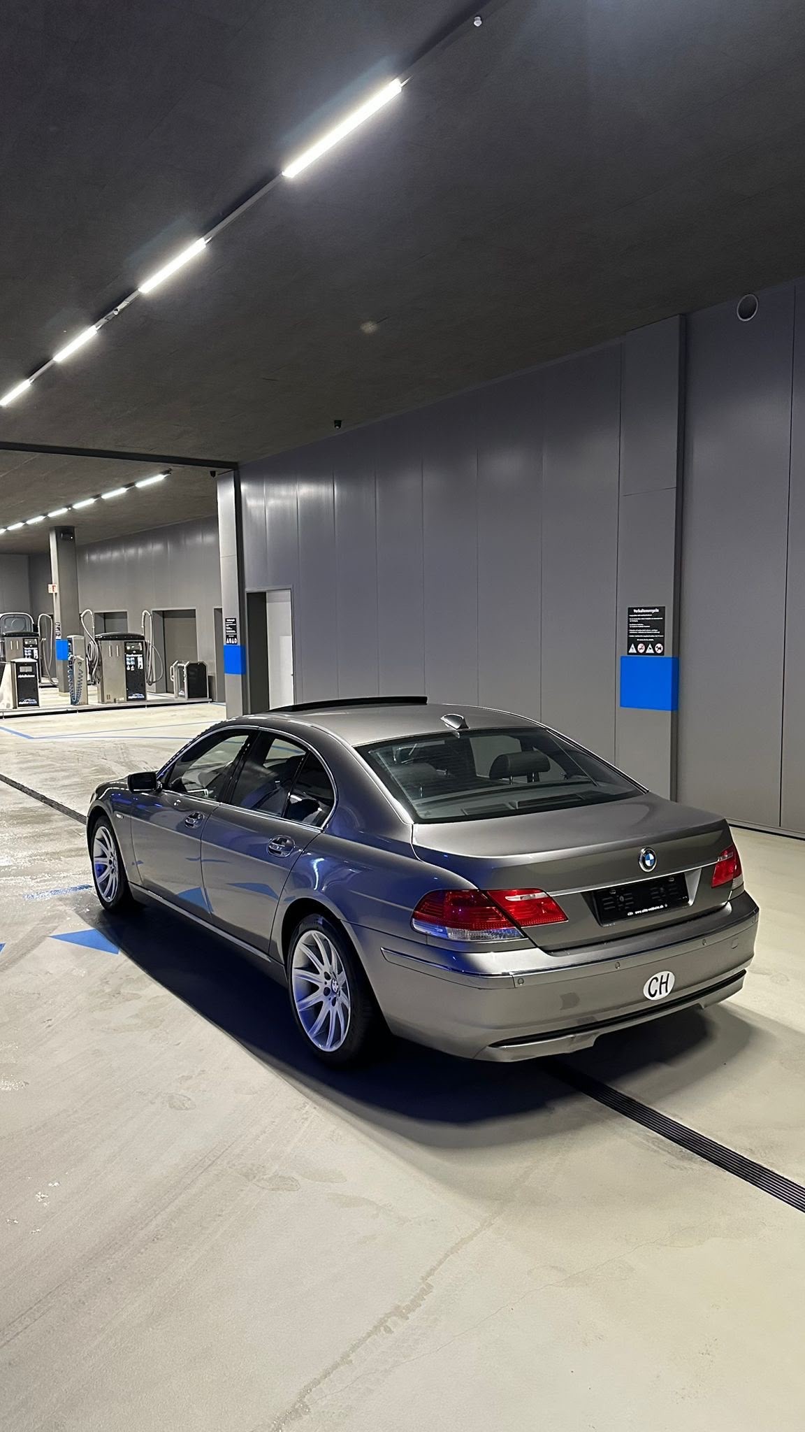 BMW 760i V12-image-3