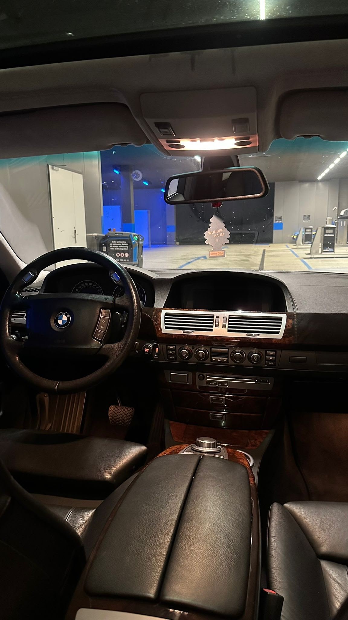 BMW 760i V12-image-4