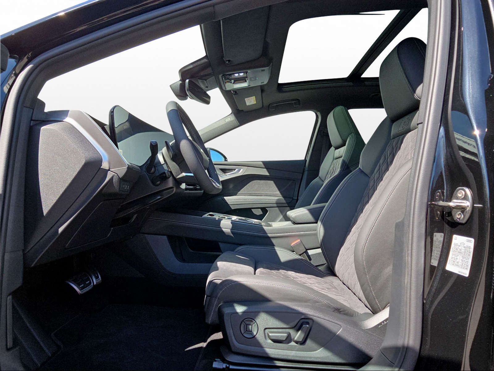 AUDI Q4 e-tron SUV quattro performance-image-6