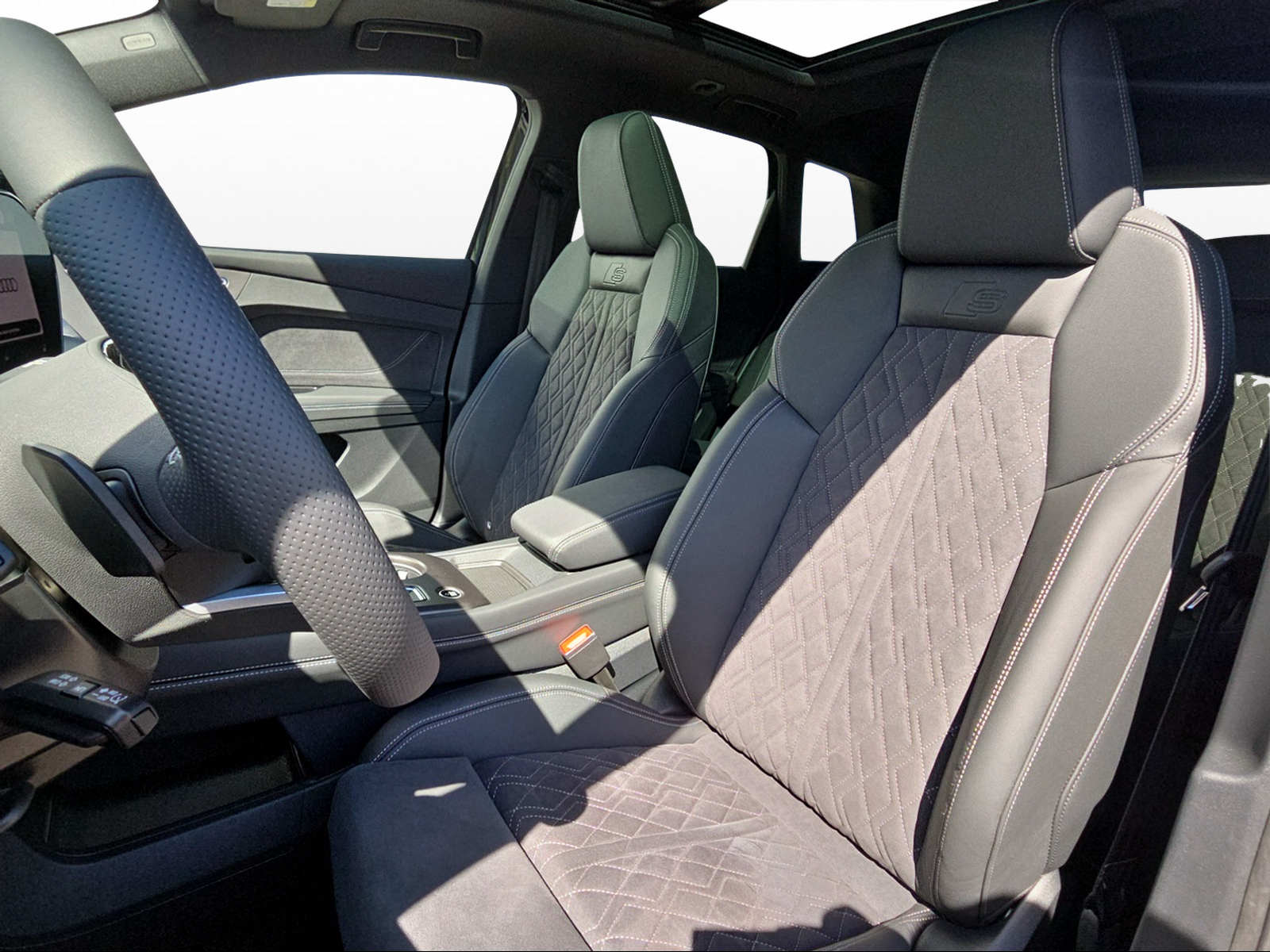 AUDI Q4 e-tron SUV quattro performance-image-7