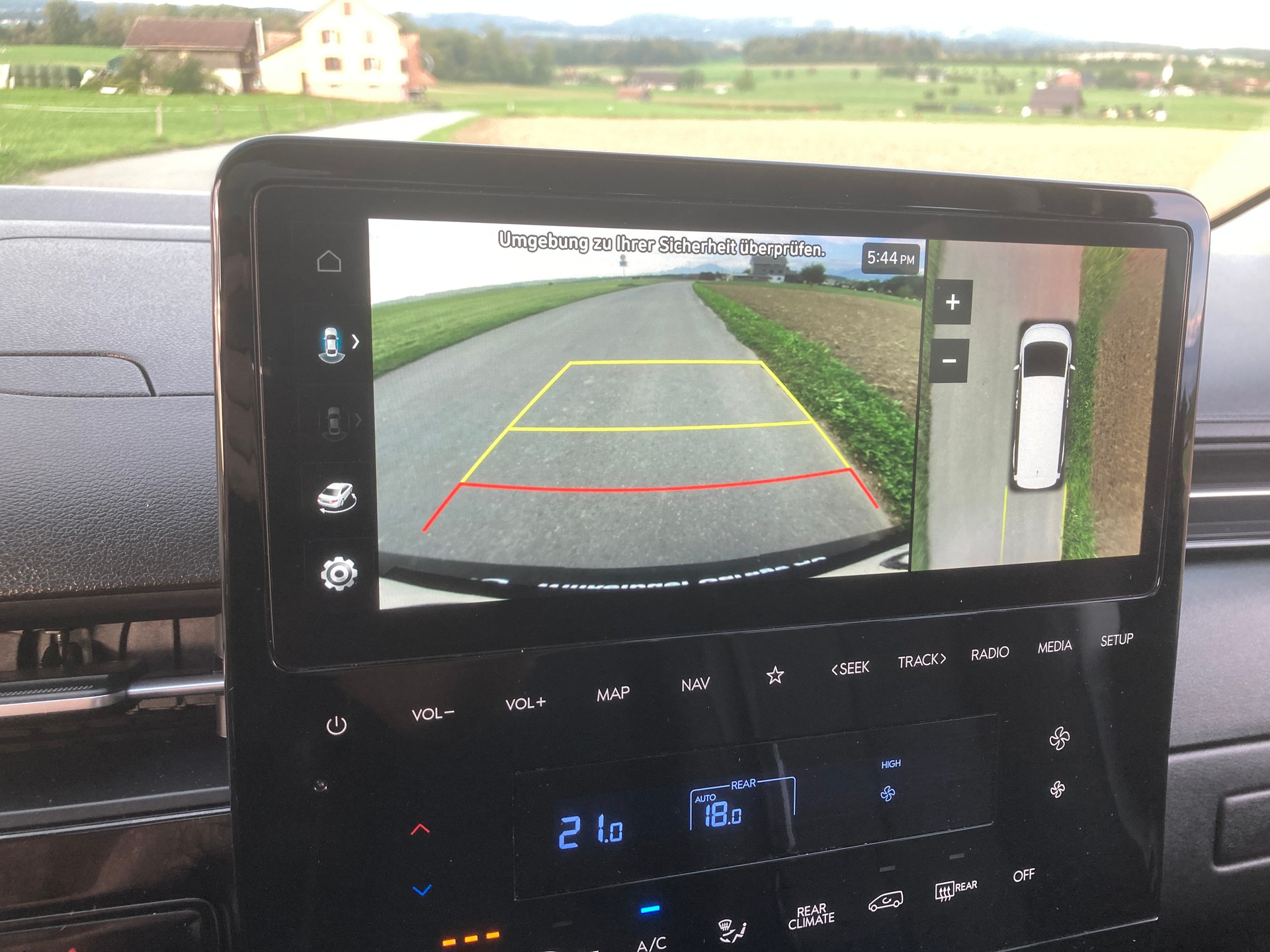 HYUNDAI Staria Premium 2.2 CRDi Vertex 4WD A 9 Sitzer-image-13
